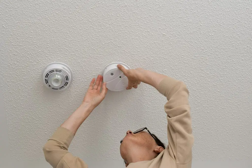 Smoke detector maintenance